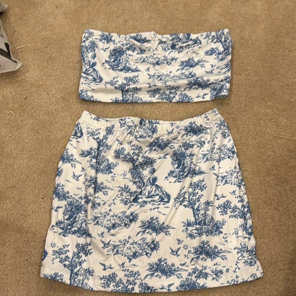 Two piece set - Picture 1 of 1